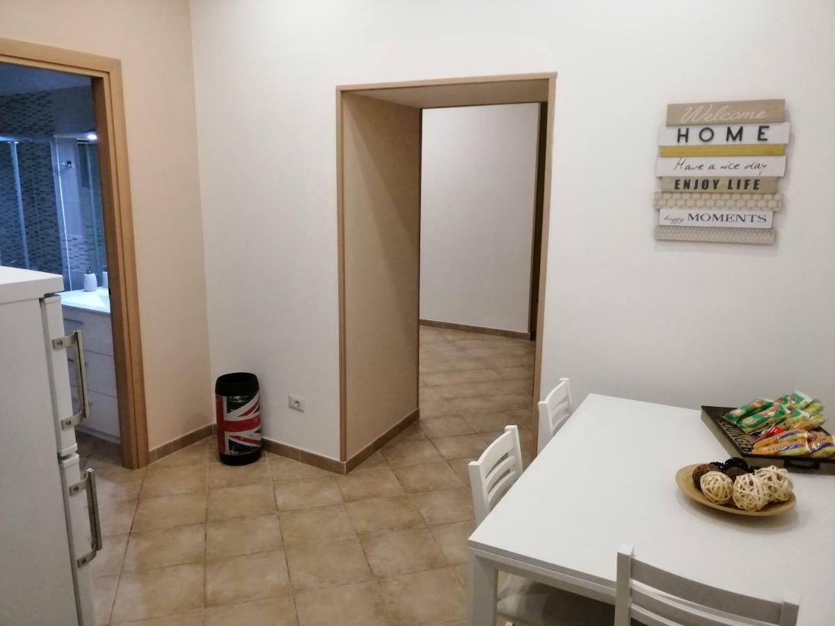 דירות נאפולי Ad Un Passo Dal Duomo "2" מראה חיצוני תמונה